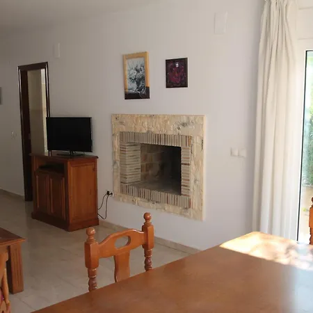 Las Rosas Apartment *